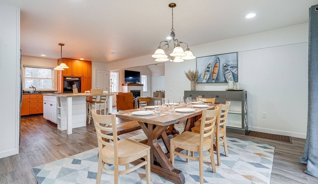 Cozy Family Getaway Steps from Little Paw Paw Lake in Coloma
