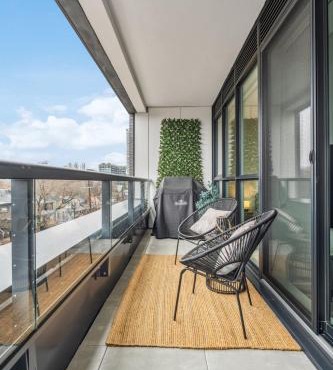 Designer Yonge & Eglinton Gem, Parking, 65 TV in Toronto