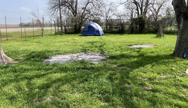 Eclipse Camping on Peaceful Mini Farm F1 in Waco