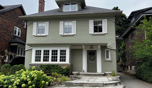 Elegant midtown Toronto home in coveted Chaplin Estates! in Toronto