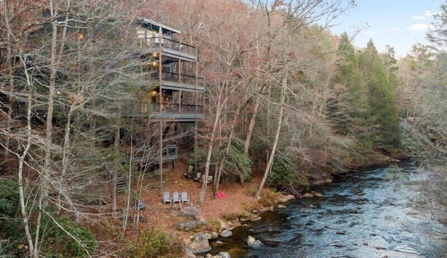 Falcons Nest- Dog Friendly, Steps Down to River, Fisherman's Paradise in McCaysville