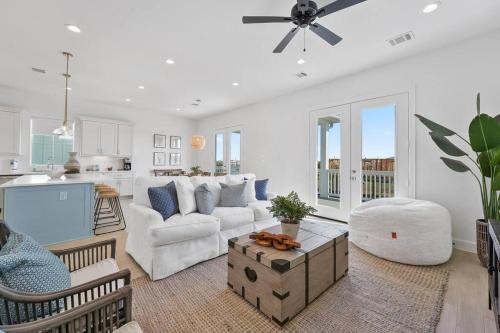 Galveston Beach House with Water Views in Galveston