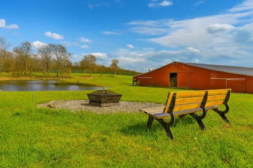 Gather, Celebrate, Unwind At Equestrian House in Pleasant Mount