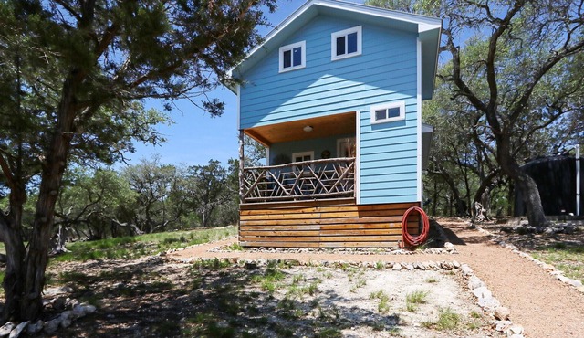 Grace Cabin I Charming 2/1 in Blanco! in Blanco