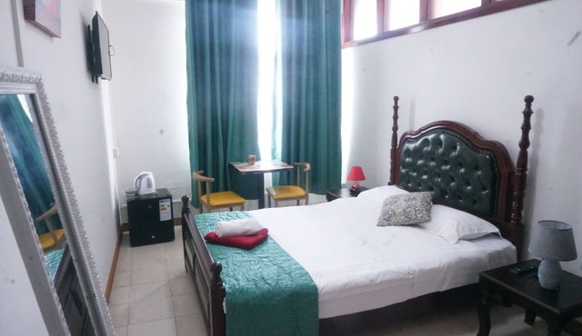 Happy Ours Guest House