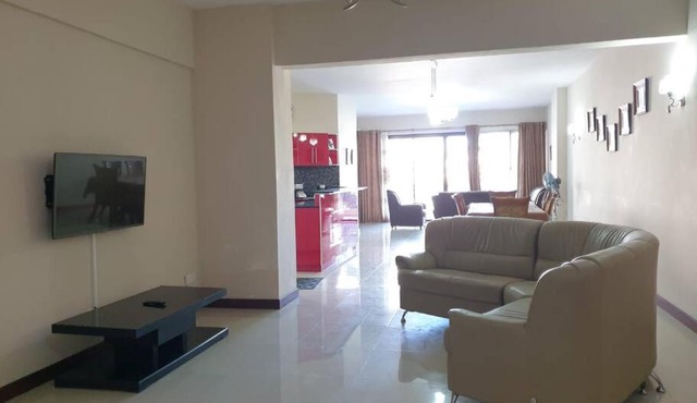Heaven Heights - Fully Furnished Air Con Apartment