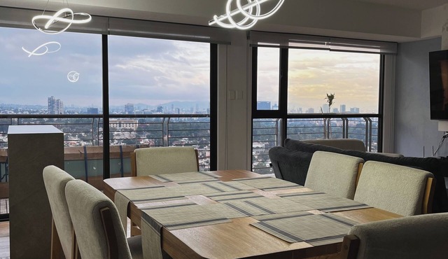 High-Rise Apartment With Beautiful City Views in Ciudad de México