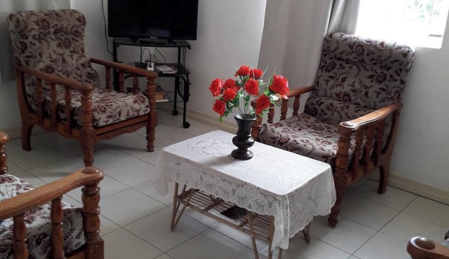 Homerez - Modern Apartment in Grand Bay, Balcony, 56 m²