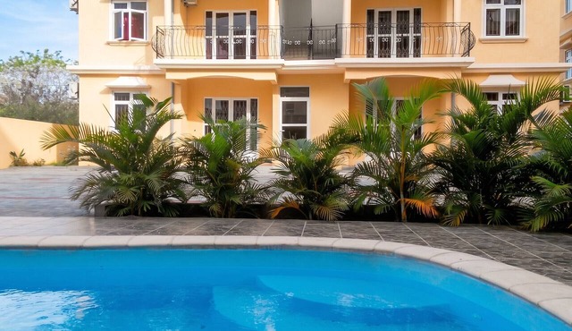 Homerez - Modern Apartment in Pereybere, 80sqm + Pool