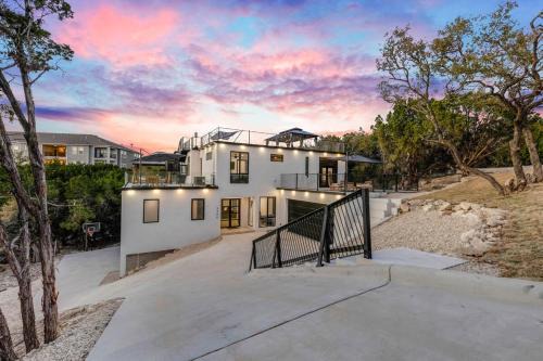 Lake House In Lago Vista-Lake Travis in Leander