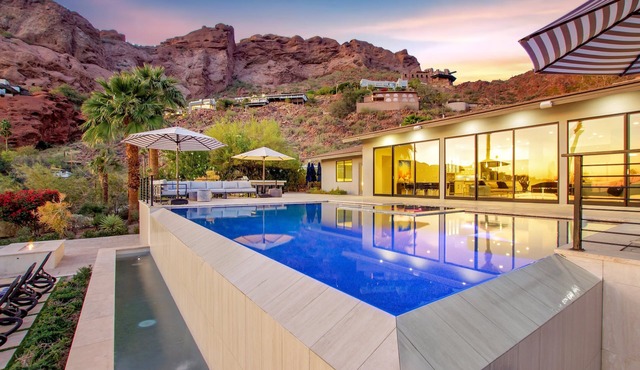 Lux - Million Dollar Luxury Mountain Estate, Pickleball court, putt-putt, heated pool, spa, views in Phoenix
