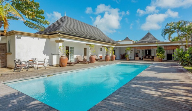 Luxury House/luxury Villa - Grand baie with private pool, cleaning and Wifi included