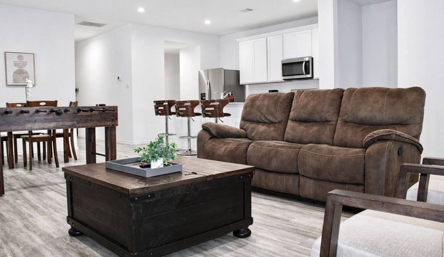 Modern 3 BR New House with Grill and Games in Pattison