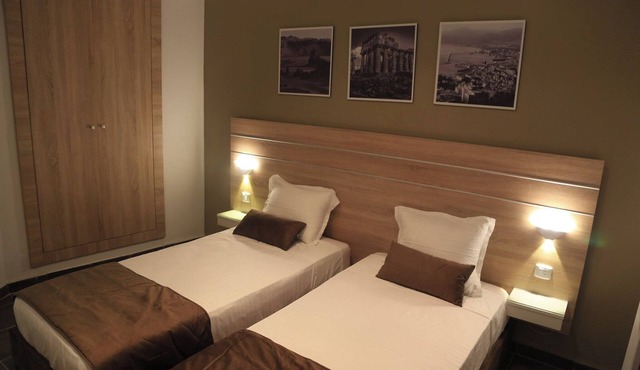 MONDIAL HOTEL