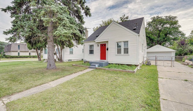 Pet-Friendly Southfield House w/Ping-Pong Table! in Southfield