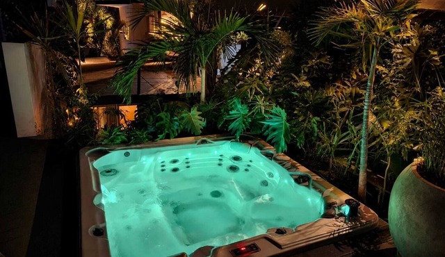 Private tropical loft in shared villa + pool + jacuzzi