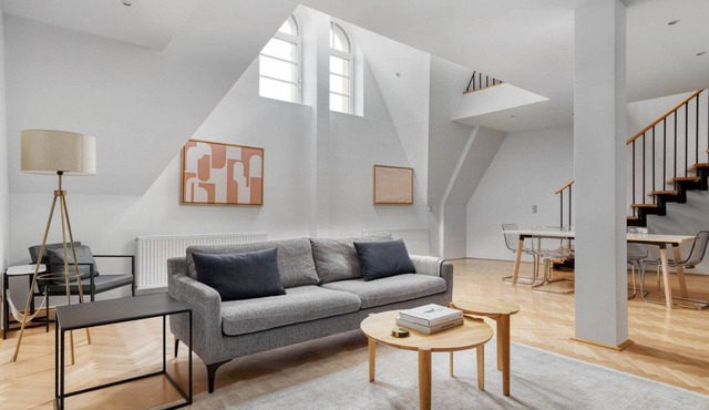 Roomy Wieden 3BR w/Elevator, walk to Kärtner Straße shops, by Blueground in Vienna