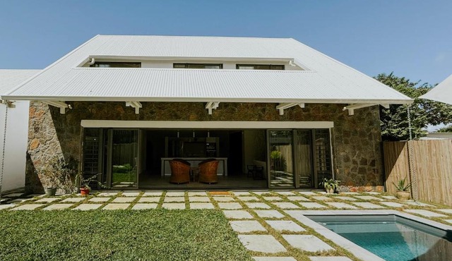 Seaside Cottage by LOV Mauritius, Private Pool & Beach Access