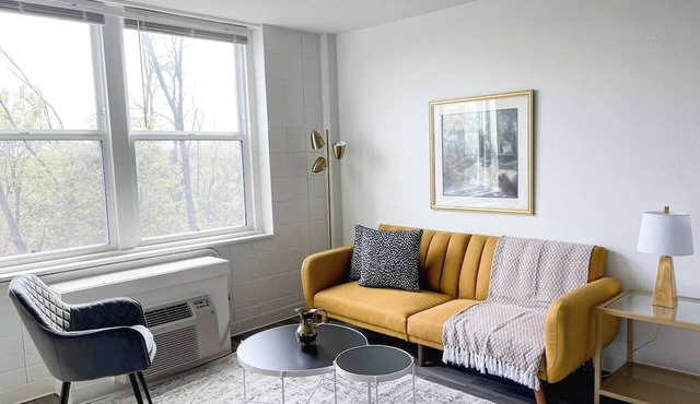 Sleepover | Stunning 1BD/1BA + Gym - Cincinnati in Cincinnati