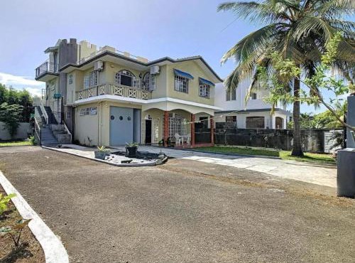 Spacious Apartment in Calodyne with Enclosed Garden