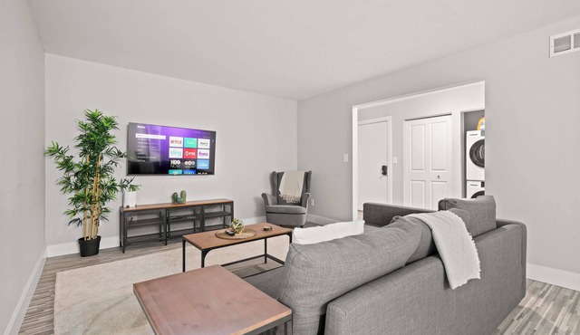 Spacious & Stylish Stay in Rochester, Prime Spot in Rochester Hills