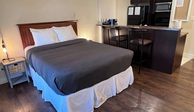 Studio with Kitchen, Great Location in Fernie