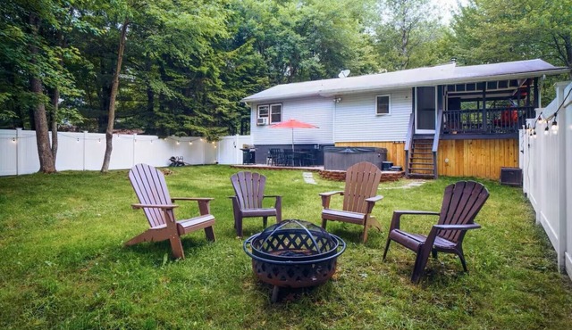 Sunrise Summit | Pet-Friendly Hot Tub Fenced Yard in Pocono Summit