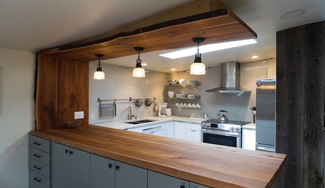 The Loft - 3 Bedrooms! in Stratford