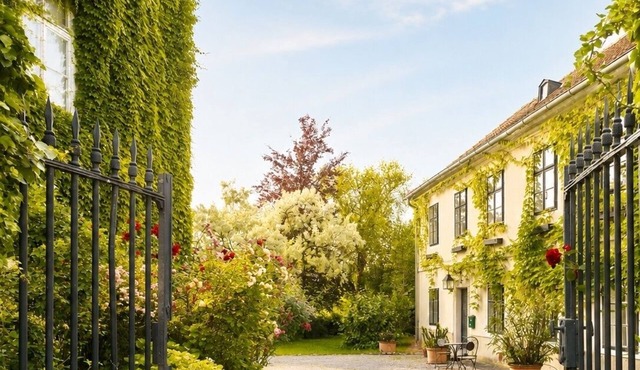 The sweet Swedish at Schloss Hollenburg in Krems an der Donau