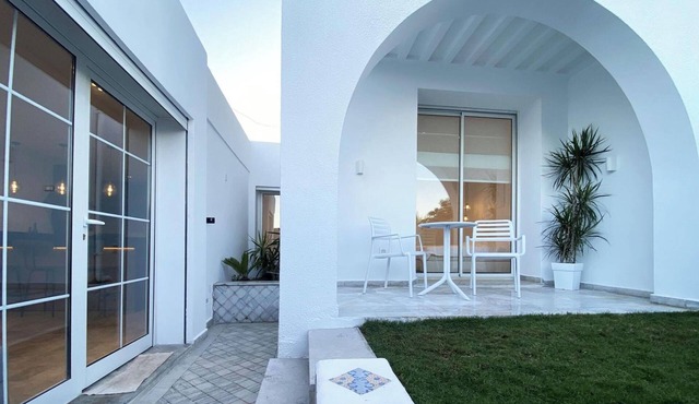 New 1 bd with garden and sea side at Marsa Cornich
