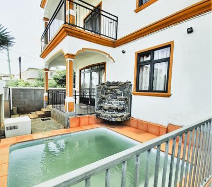 Vacation House with Private Pool