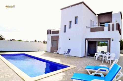 villa avec piscine sans vis a vis