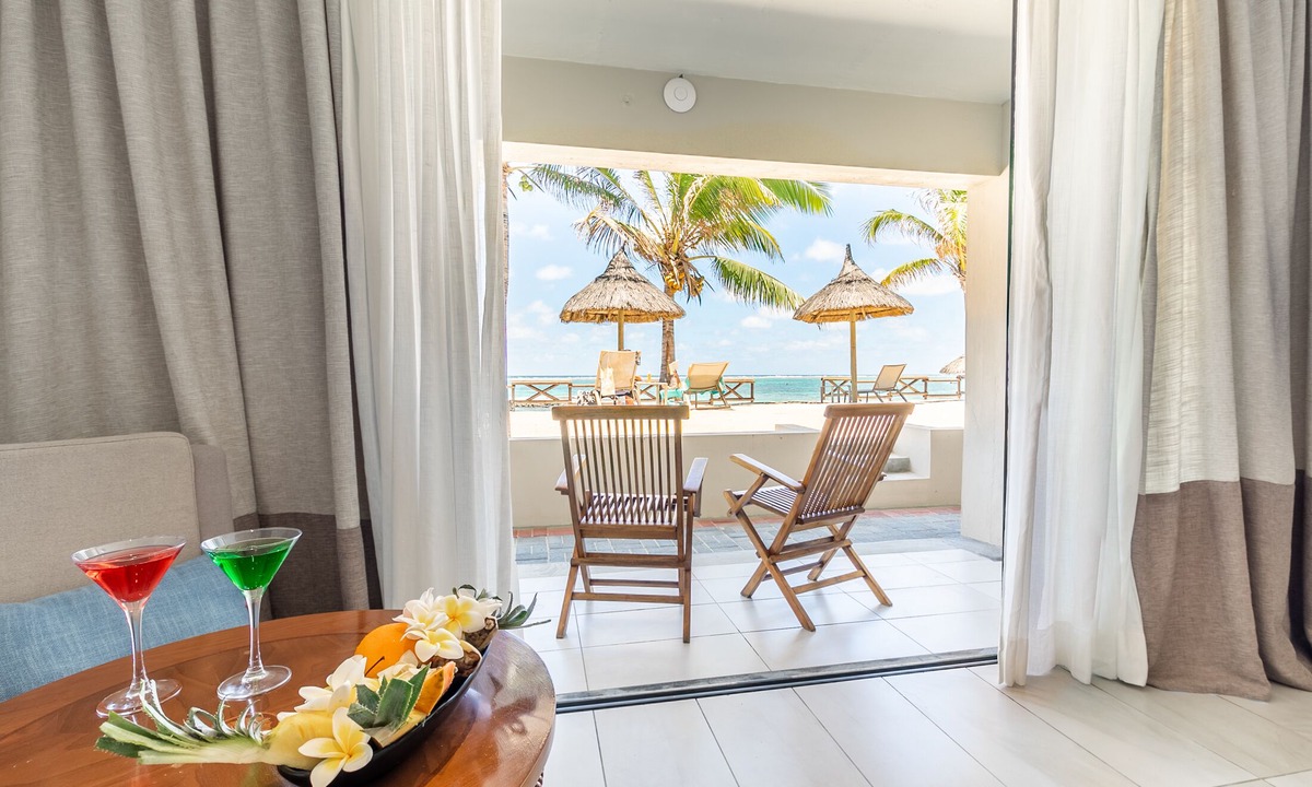 Blue Bay Hotel | Le Peninsula Bay Beach Resort