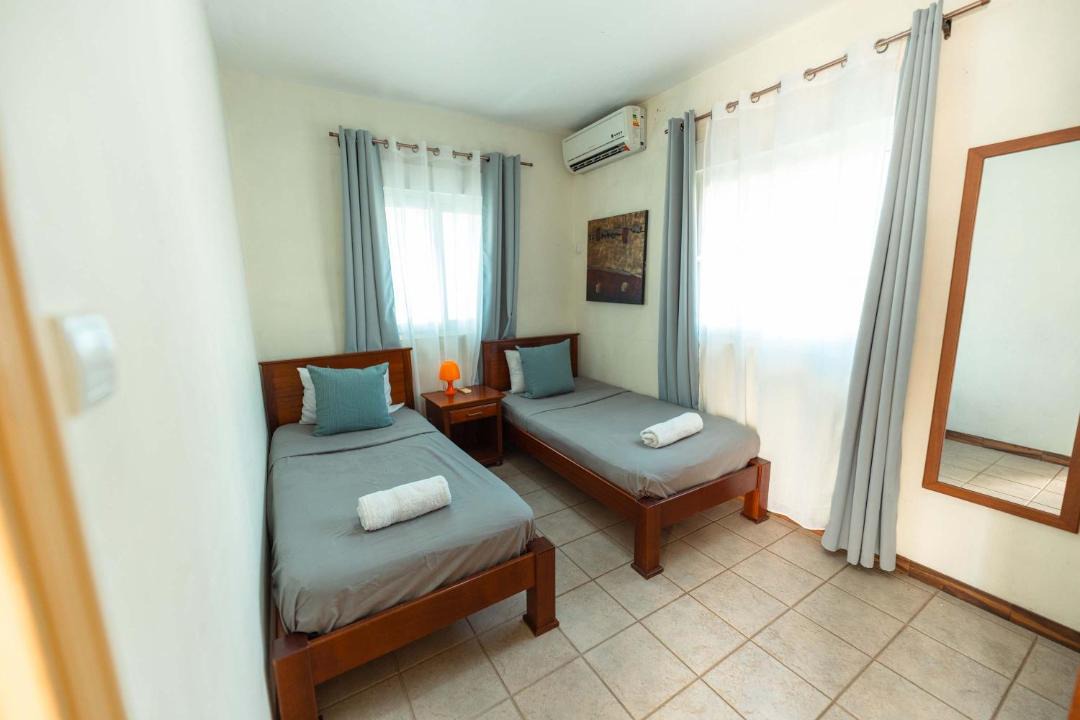 Flic-en-Flac Villa | Spacious Villa with Pool, 5 Min to Beach - LB1