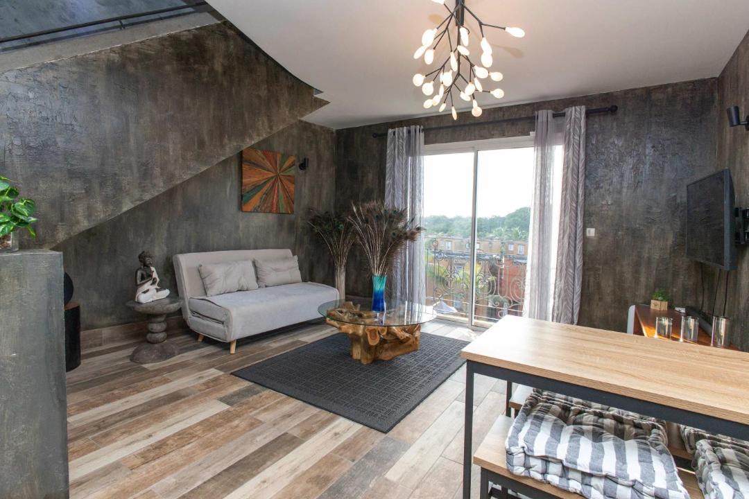Port Chambly Apartment | Charming Duplex Mauritius' Little Venice