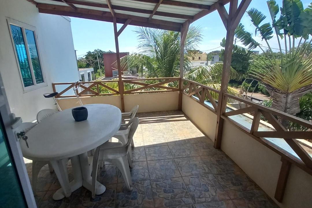 Port Louis Apartment | Appart de tourisme piscine climes LELAHEL Pointe aux sables