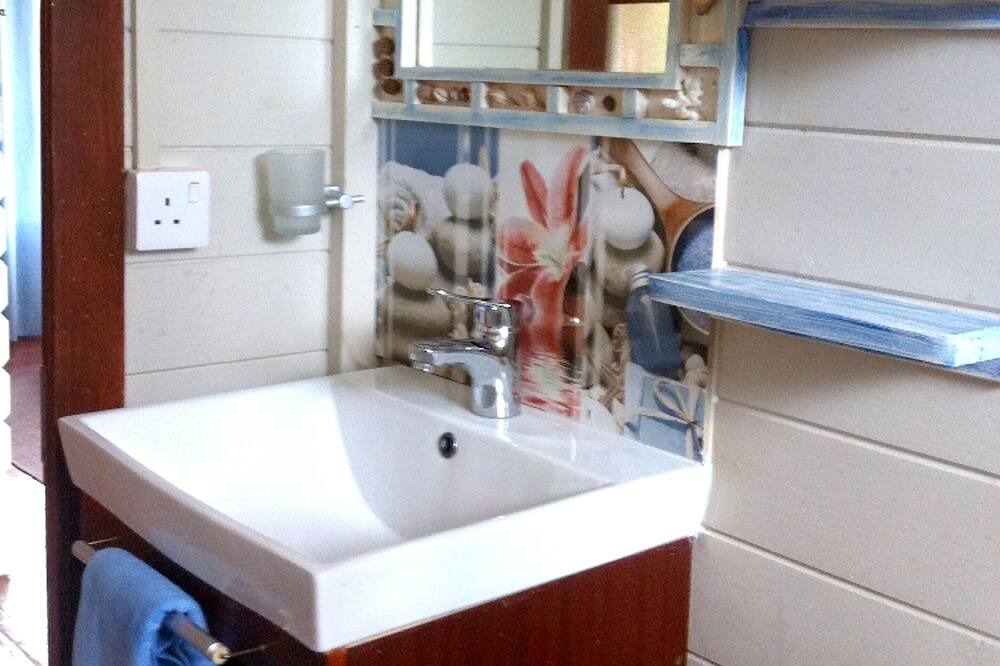 Photo of Bathroom in Albion