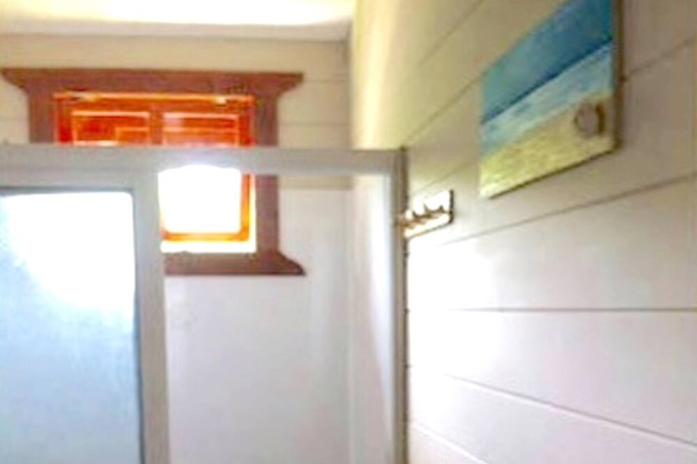 Photo of Bathroom in Albion