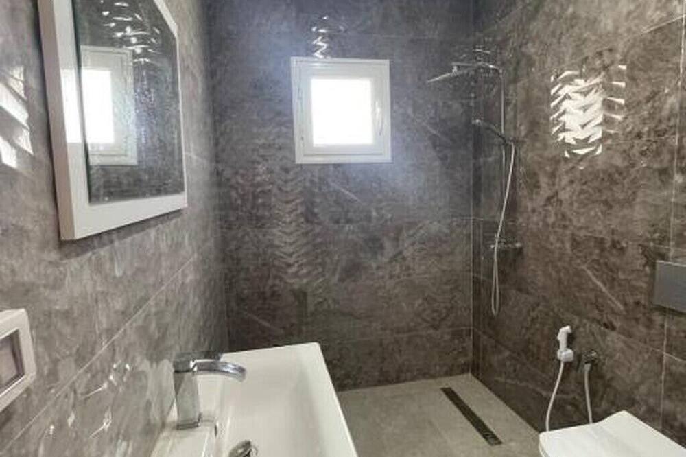 Photo of Bathroom in Aghir