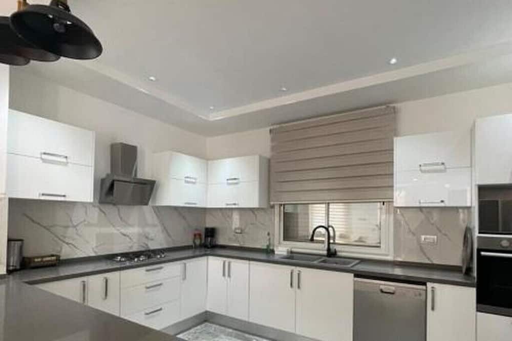 Photo of Kitchen in Aghir
