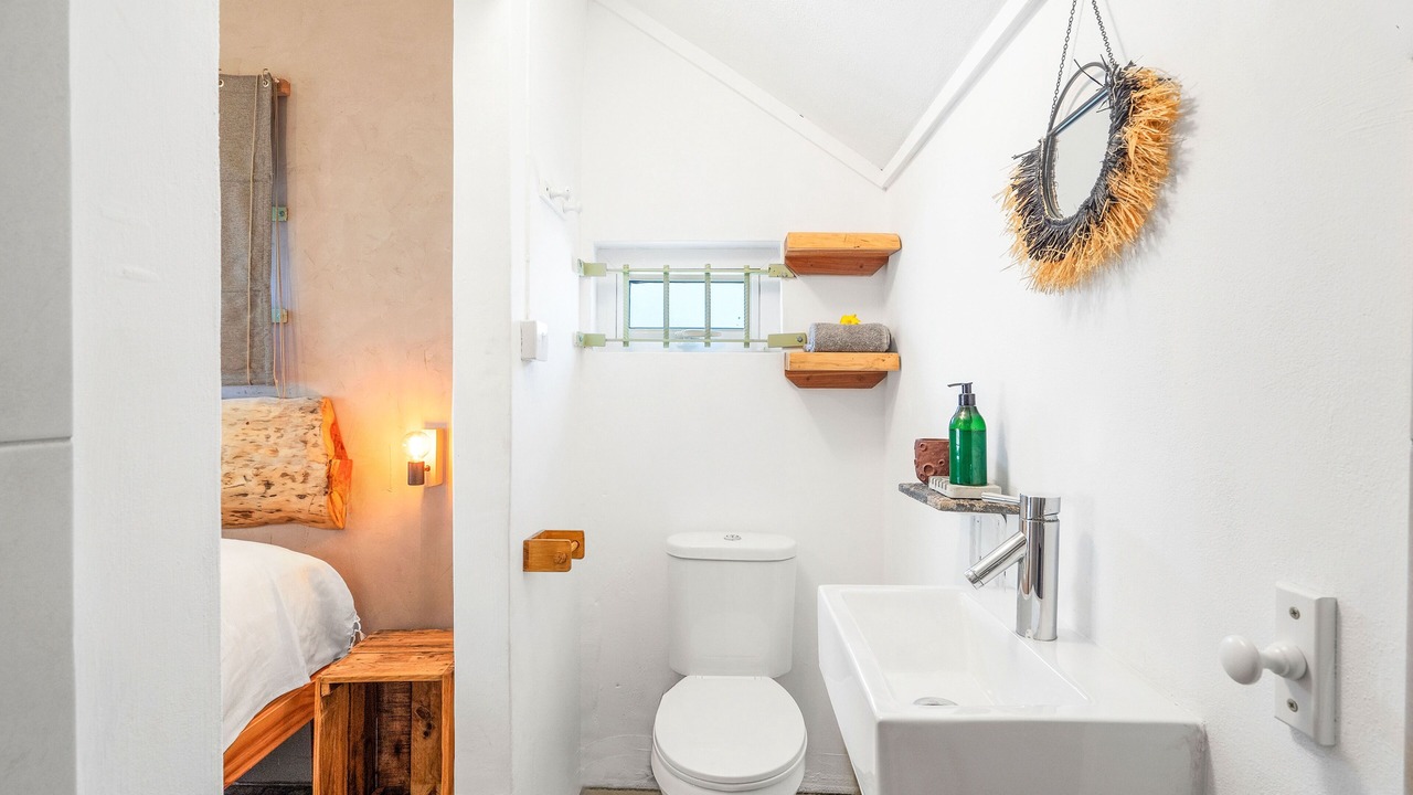 Photo of Bathroom in Albion