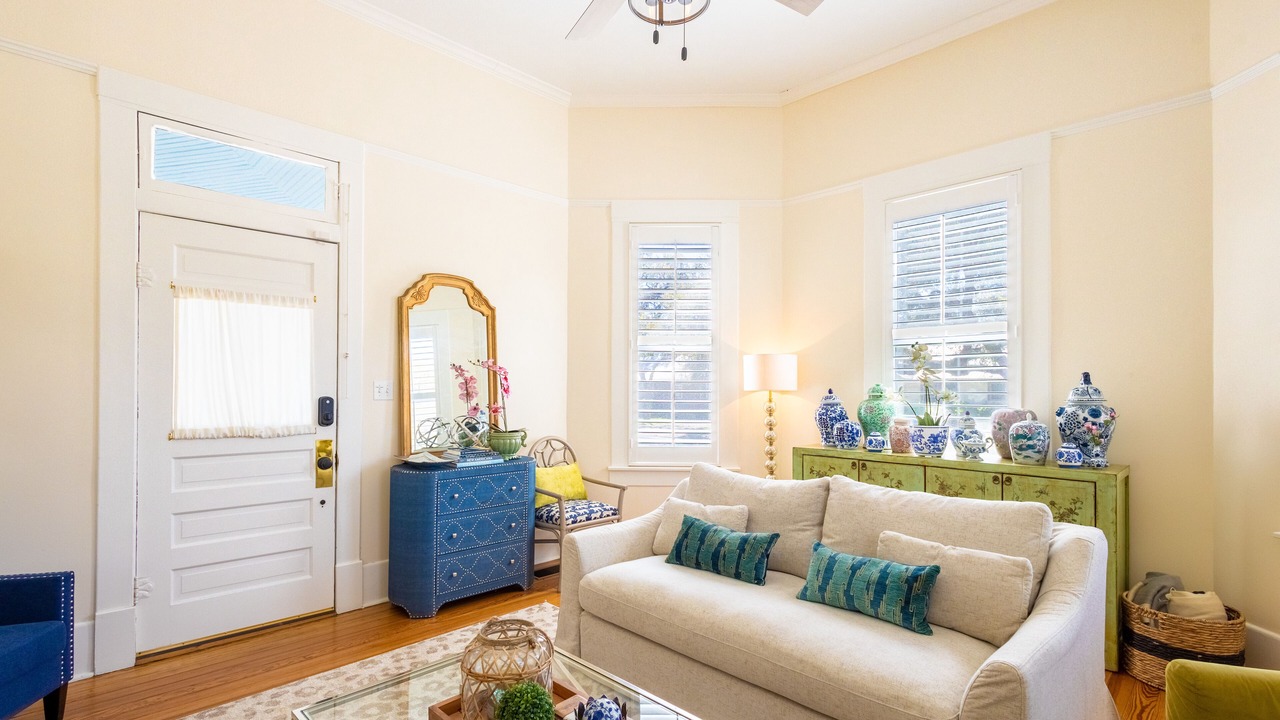 Photo of Livingroom in La Grange