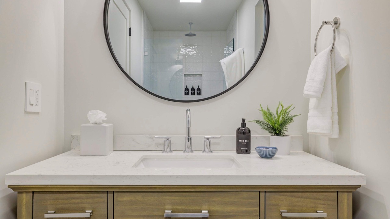 Photo of Bathroom in Lakeside Park
