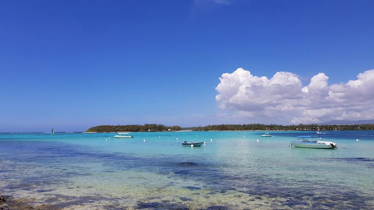 Photo of Others in Blue Bay