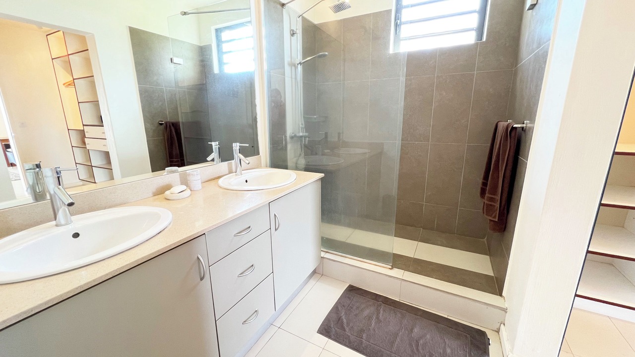 Photo of Bathroom in Poste Lafayette