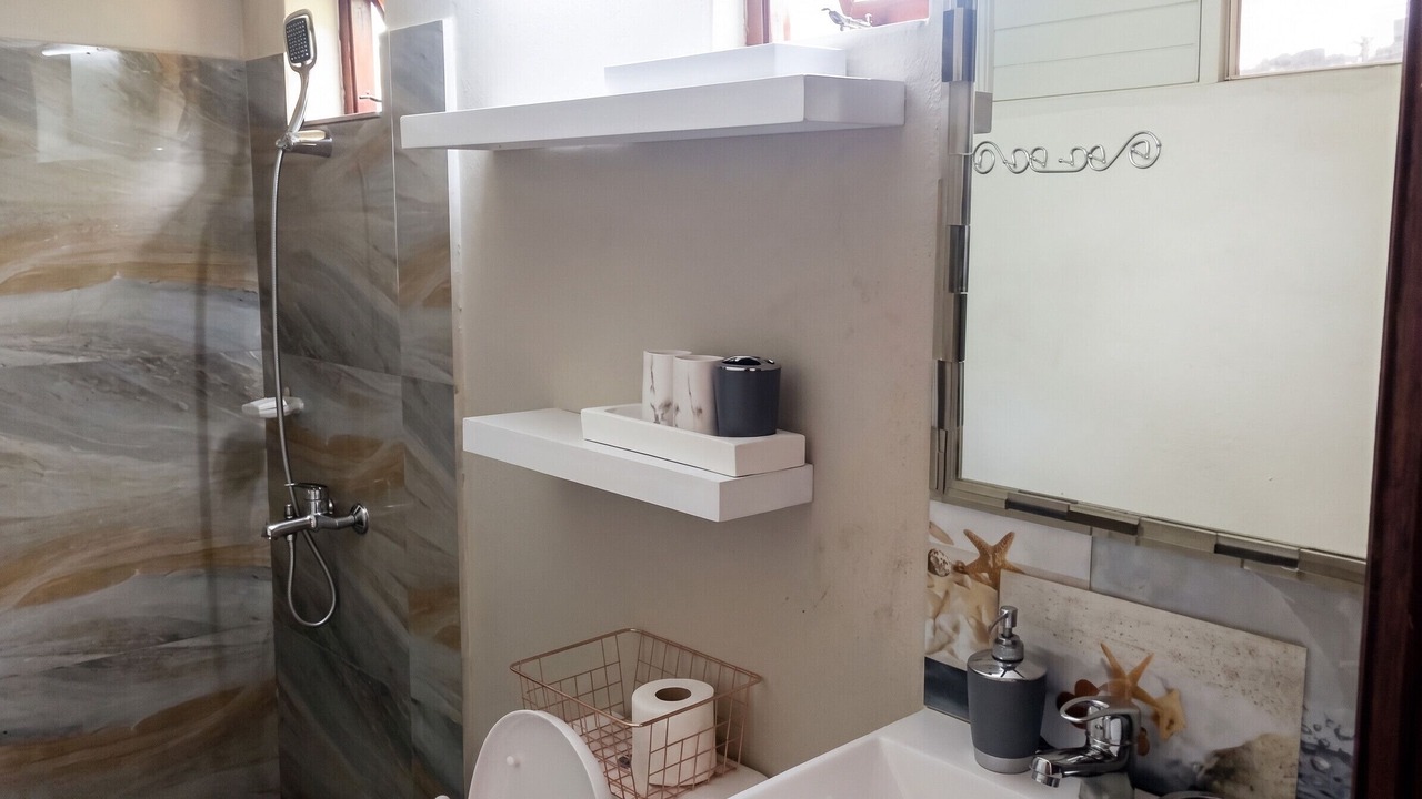 Photo of Bathroom in Albion