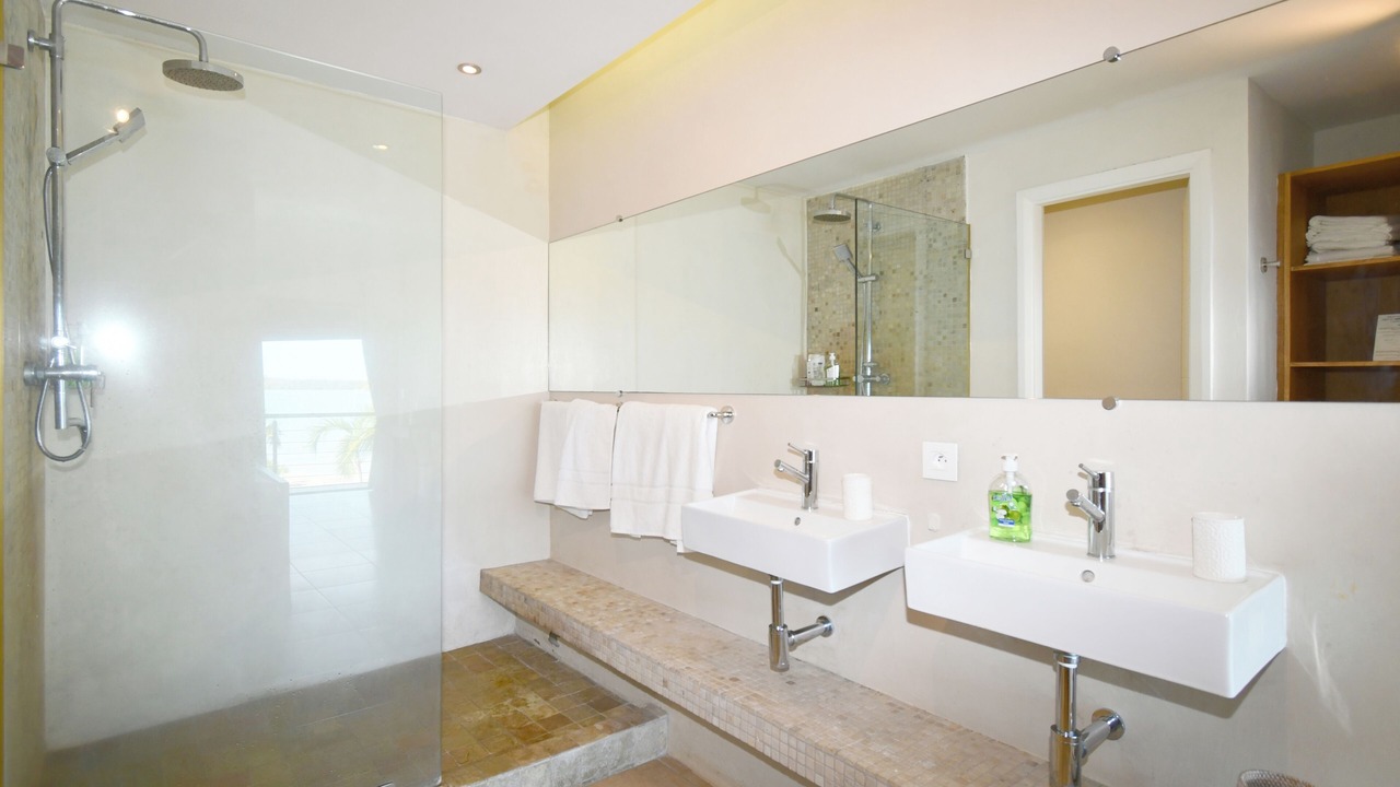 Photo of Bathroom in Calodyne