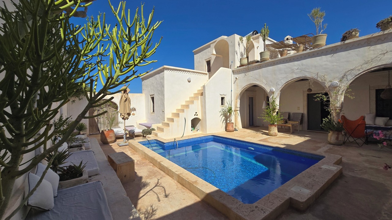 Photo of Outdoor in Erriadh