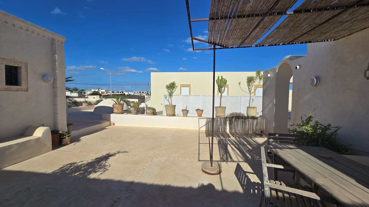 Photo of Outdoor in Erriadh