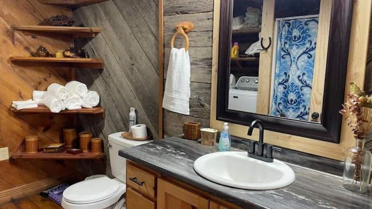 Photo of Bathroom in Jamestown